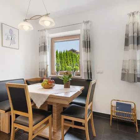 Reny Holiday home Meltina